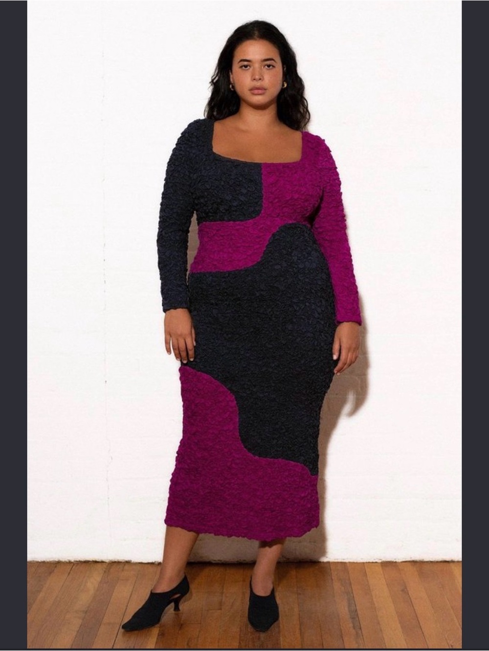 Mara Hoffman Two-Tone Textured Long Sleeve Maxi Dress in Black and Magenta - Picture 2 of 13